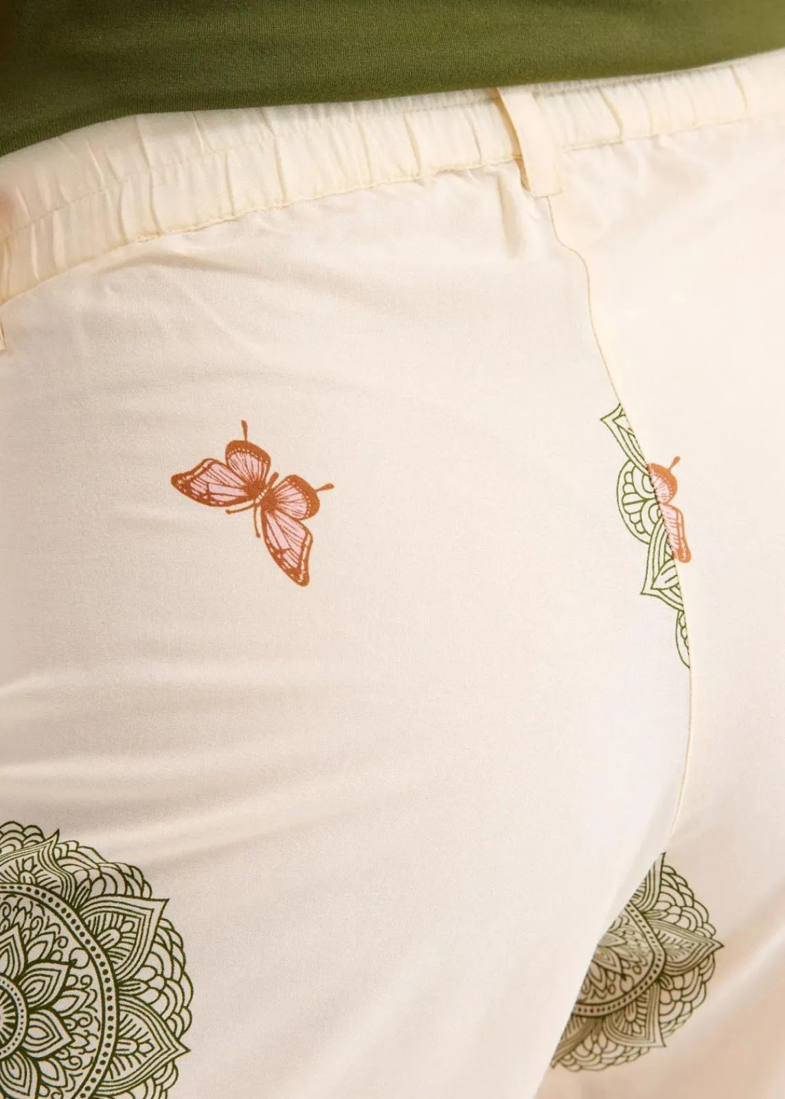 bonprix Bekleidung·Kleider|Hosen^Weite Hose aus Viskose mit Bordürenprint cremeweiß bedruckt