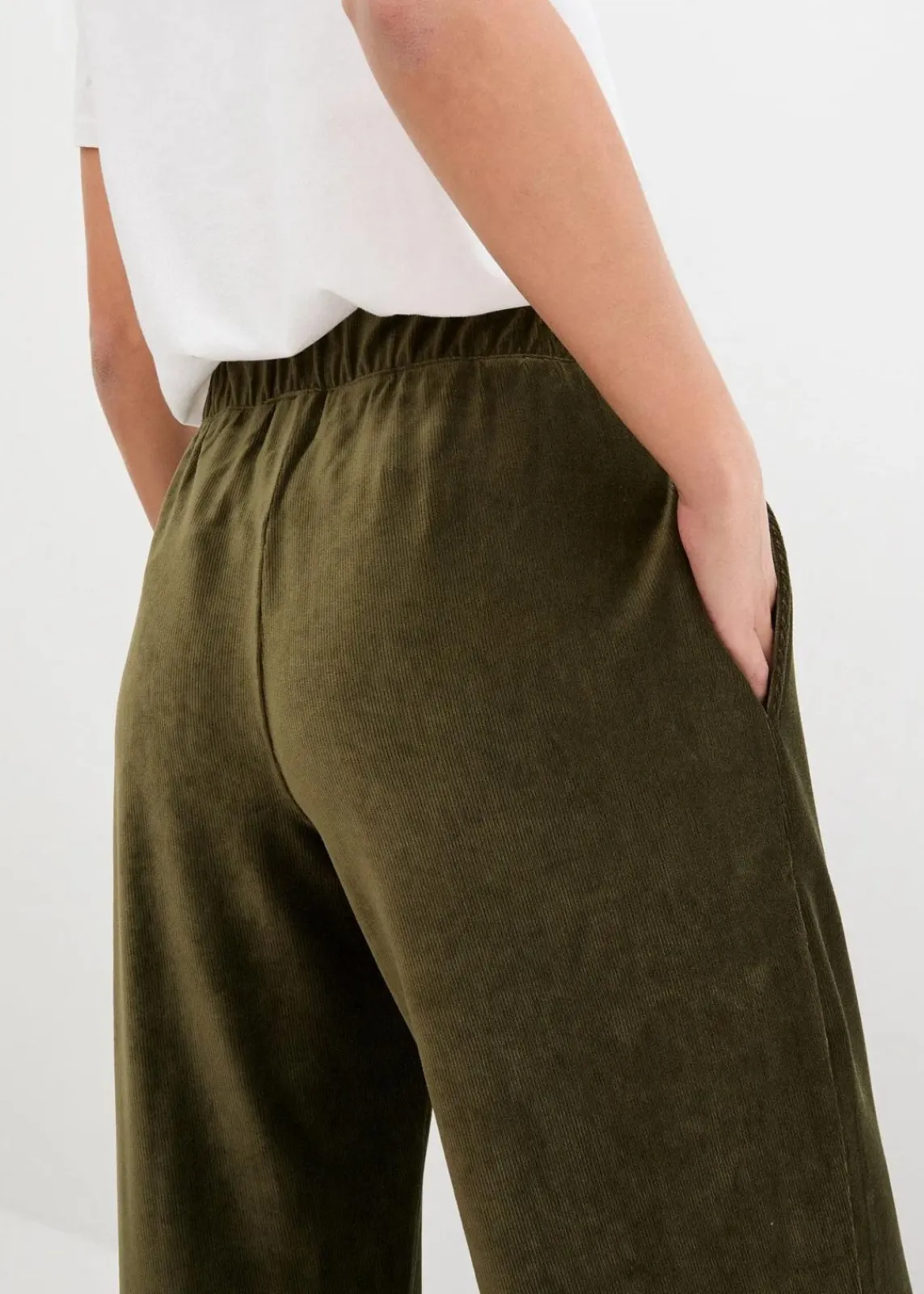 bonprix Bekleidung·Kleider|Hosen^Weite Schlupfhose in Cordoptik dunkeloliv