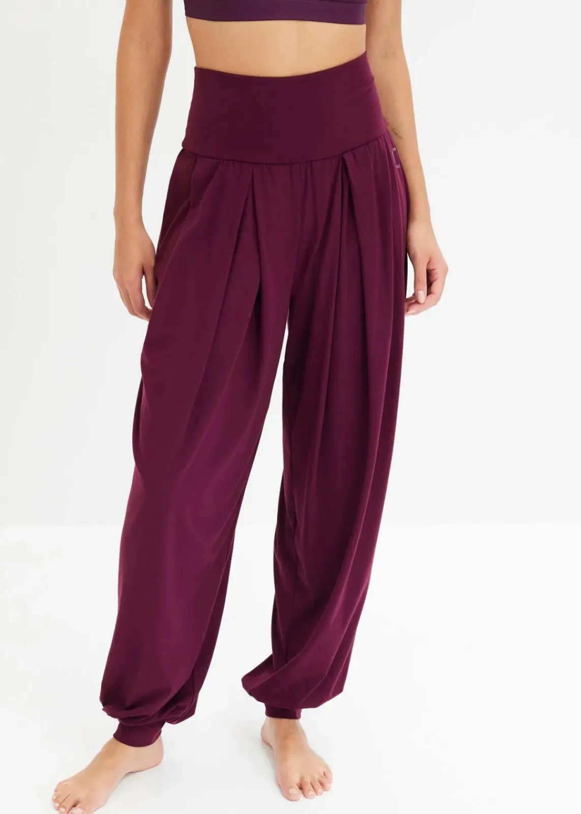 bonprix Hosen|Sportbekleidung^Weite Sporthose mit umklappbaren Bund holunderbeere
