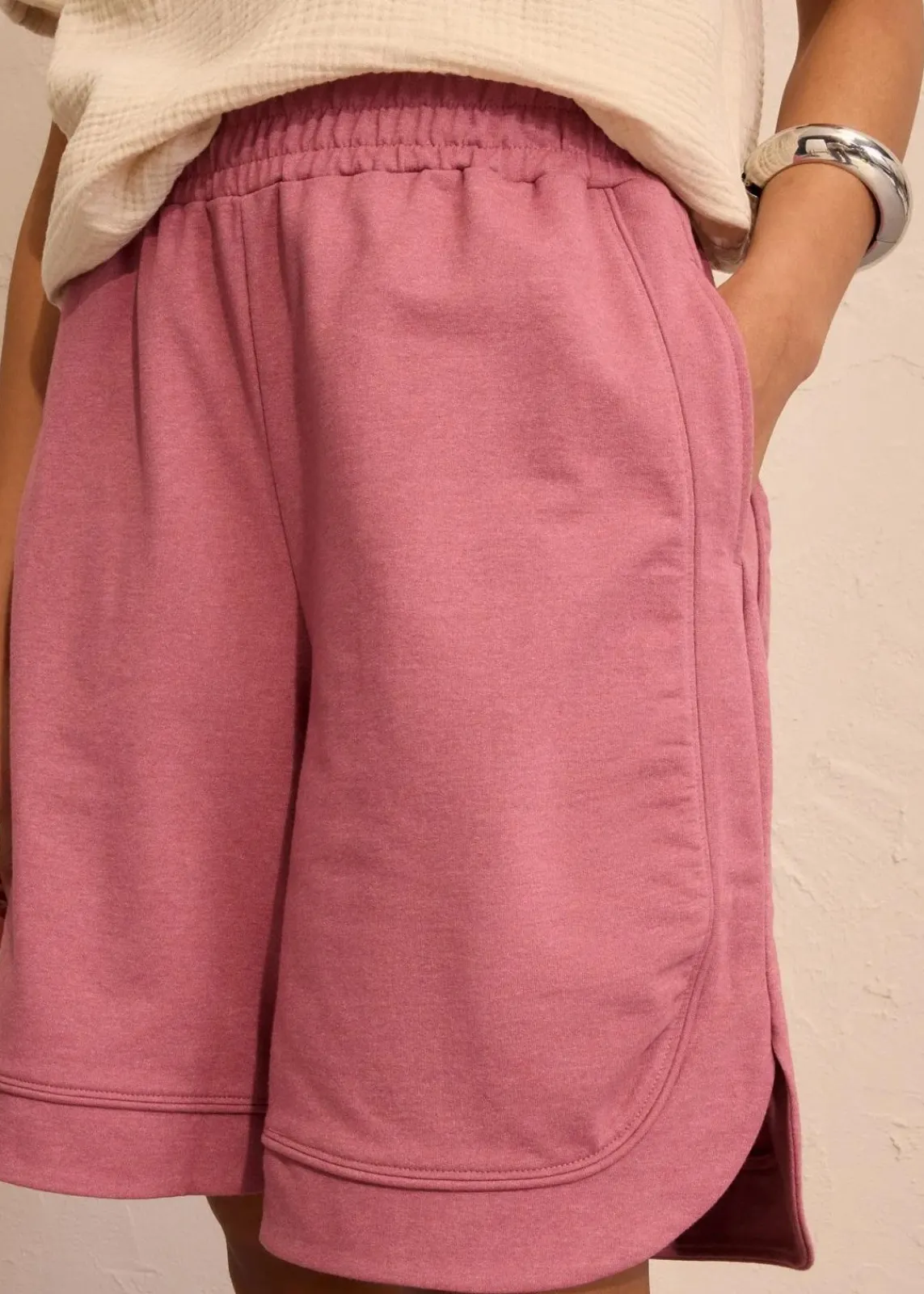 bonprix Hosen|Shorts^Weite Sweat-Shorts aus Baumwoll-Mix softbeere meliert