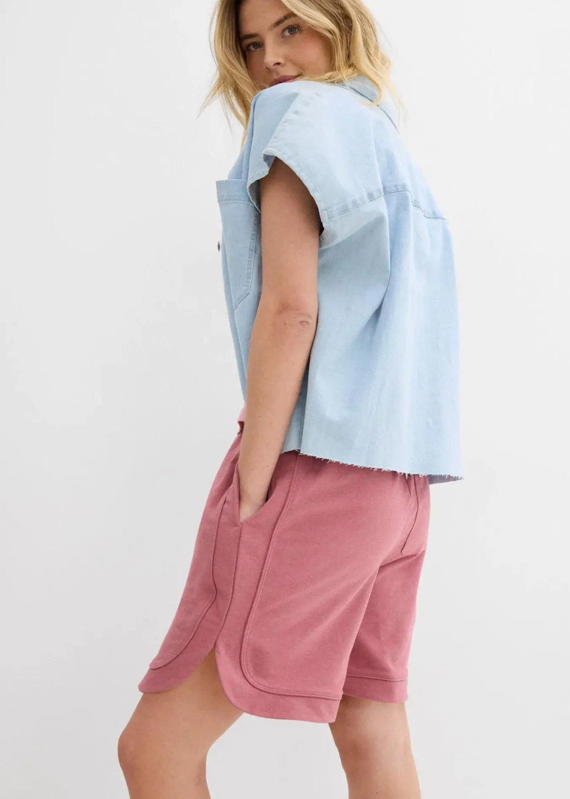 bonprix Hosen|Shorts^Weite Sweat-Shorts aus Baumwoll-Mix softbeere meliert