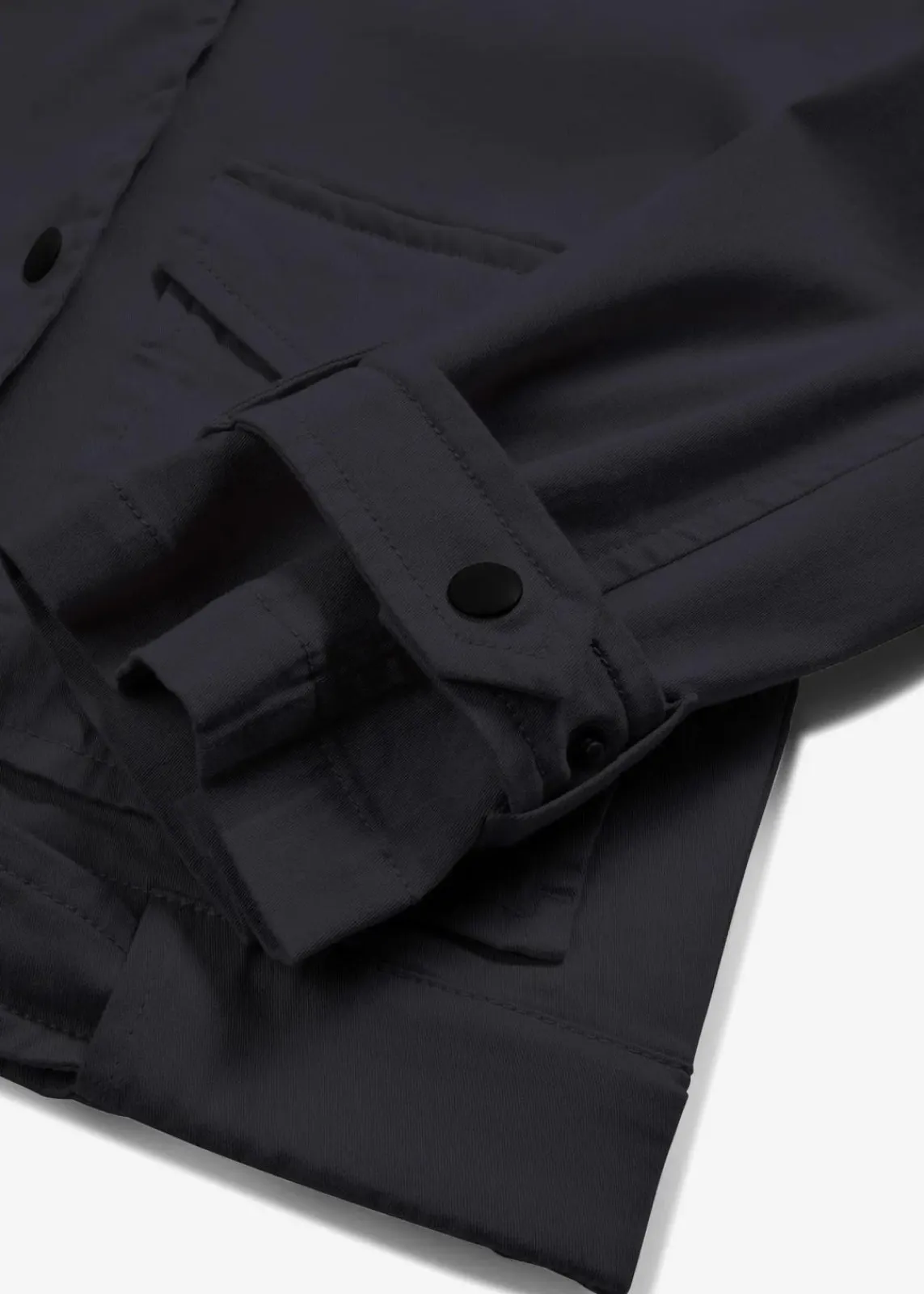 bonprix Nachhaltigere Materialien|Jacken & Mäntel^Weite Twill-Jacke mit aufgesetzten Taschen schwarz