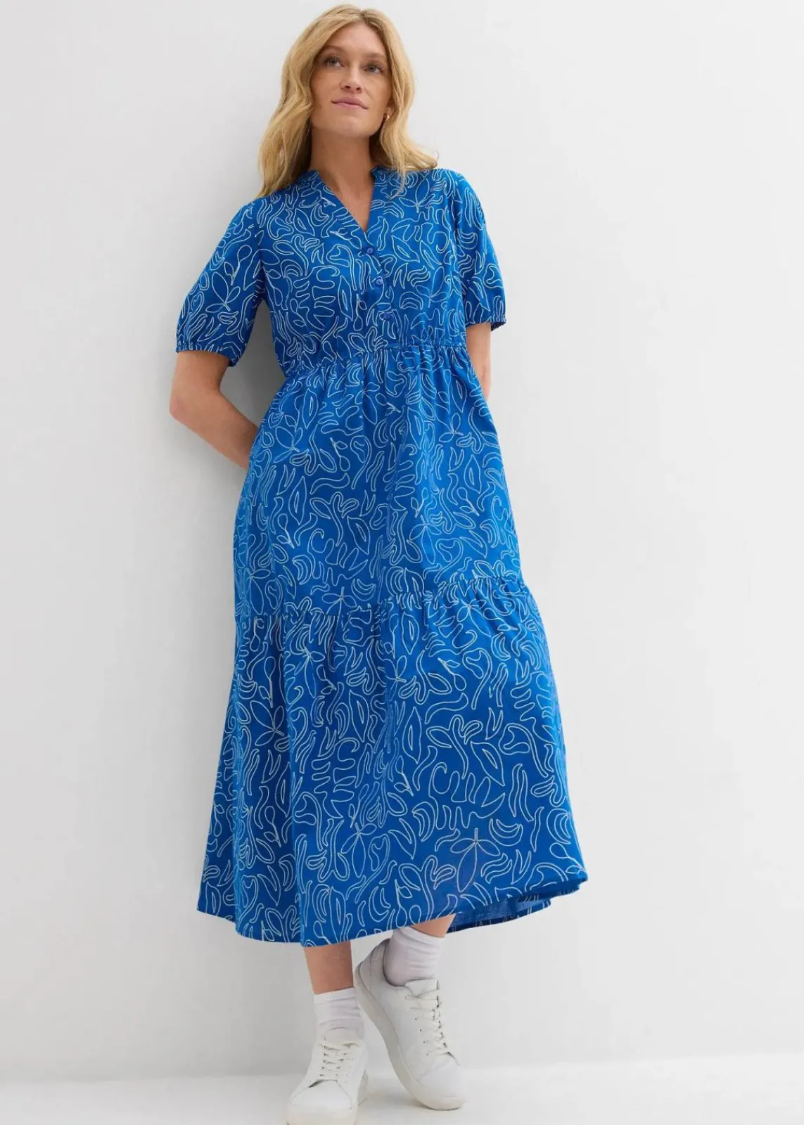 bonprix Kleider^Weites Midikleid aus reiner Baumwolle arktikblau/wollweiß bedruckt