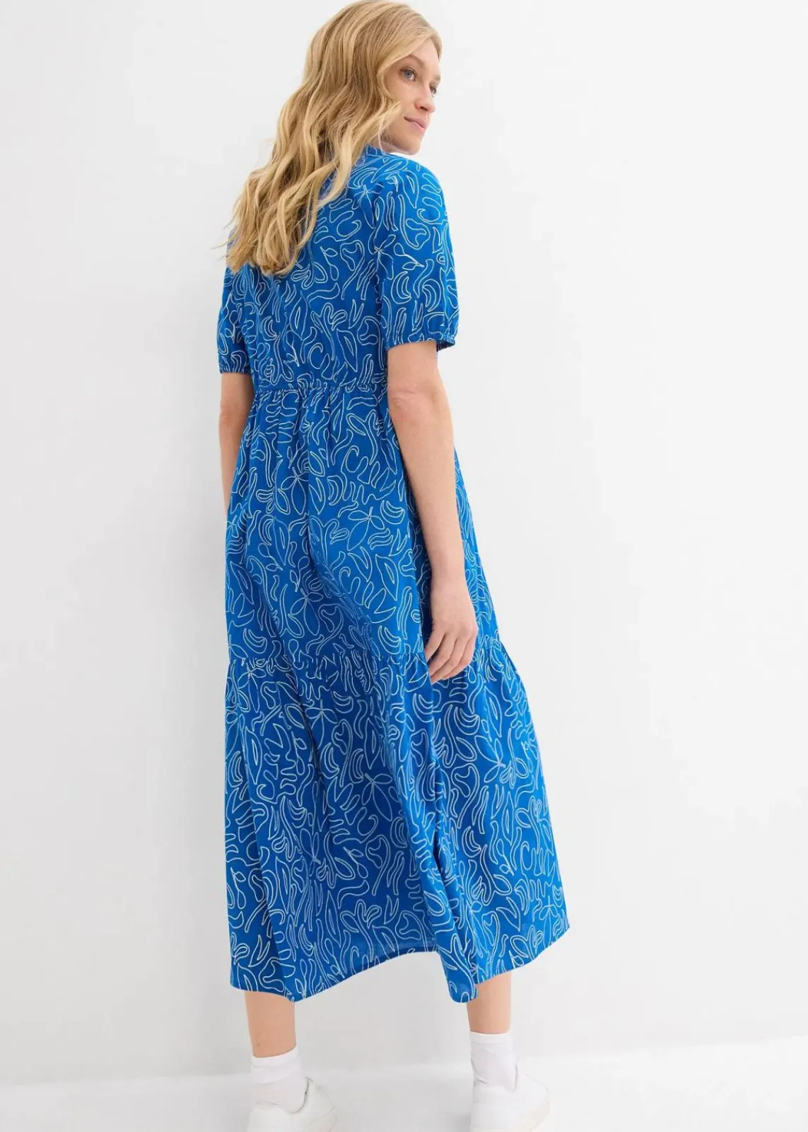 bonprix Kleider^Weites Midikleid aus reiner Baumwolle arktikblau/wollweiß bedruckt