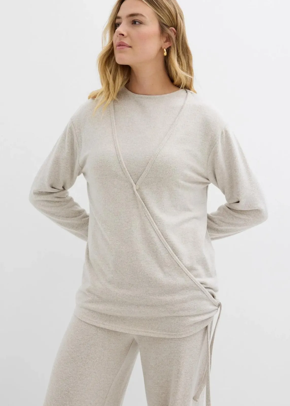 bonprix Pullover & Strickjacken|Zweiteiler & Sets^Wickelcardigan in Strickoptik hellsand meliert