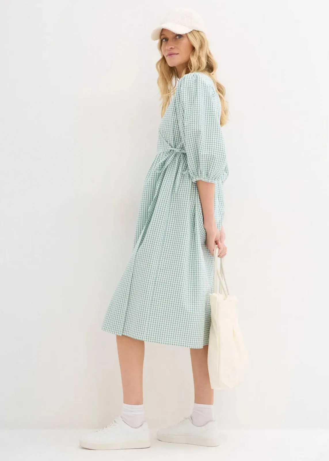 bonprix Kleider|Bekleidung·Pullover & Strickjacken^Wickelkleid aus Strukturmaterial rauchsalbei/wollweiß kariert