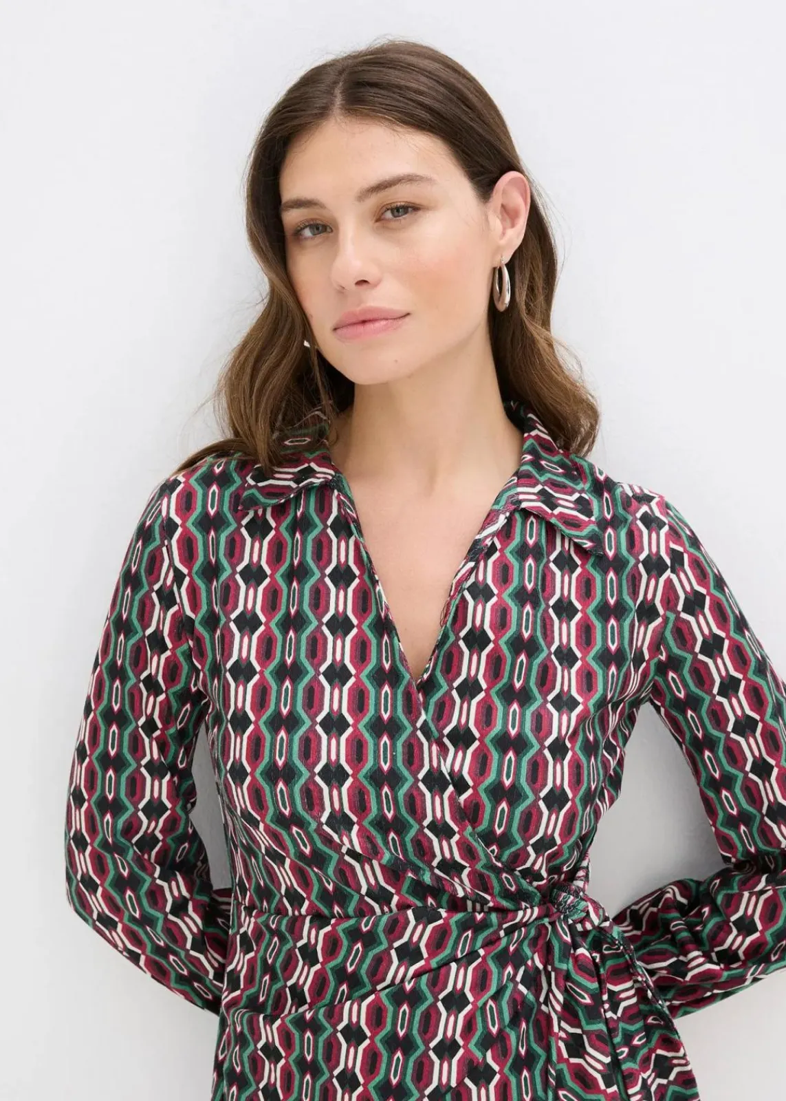 bonprix Bekleidung·Pullover & Strickjacken|Kleider^Wickelkleid aus strukturiertem Jersey schwarz/bordeaux/grün bedruckt
