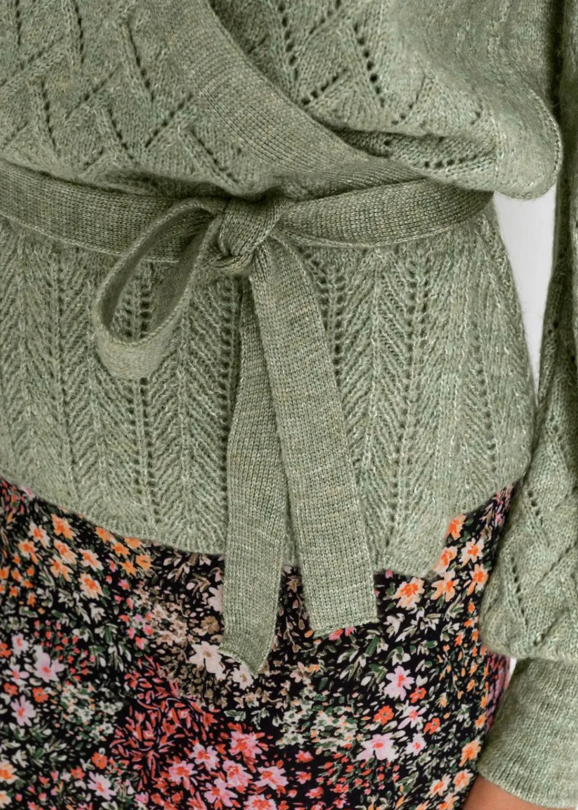 bonprix Bekleidung·Umstandsmode|Pullover & Strickjacken^Wickelpullover hellgrün