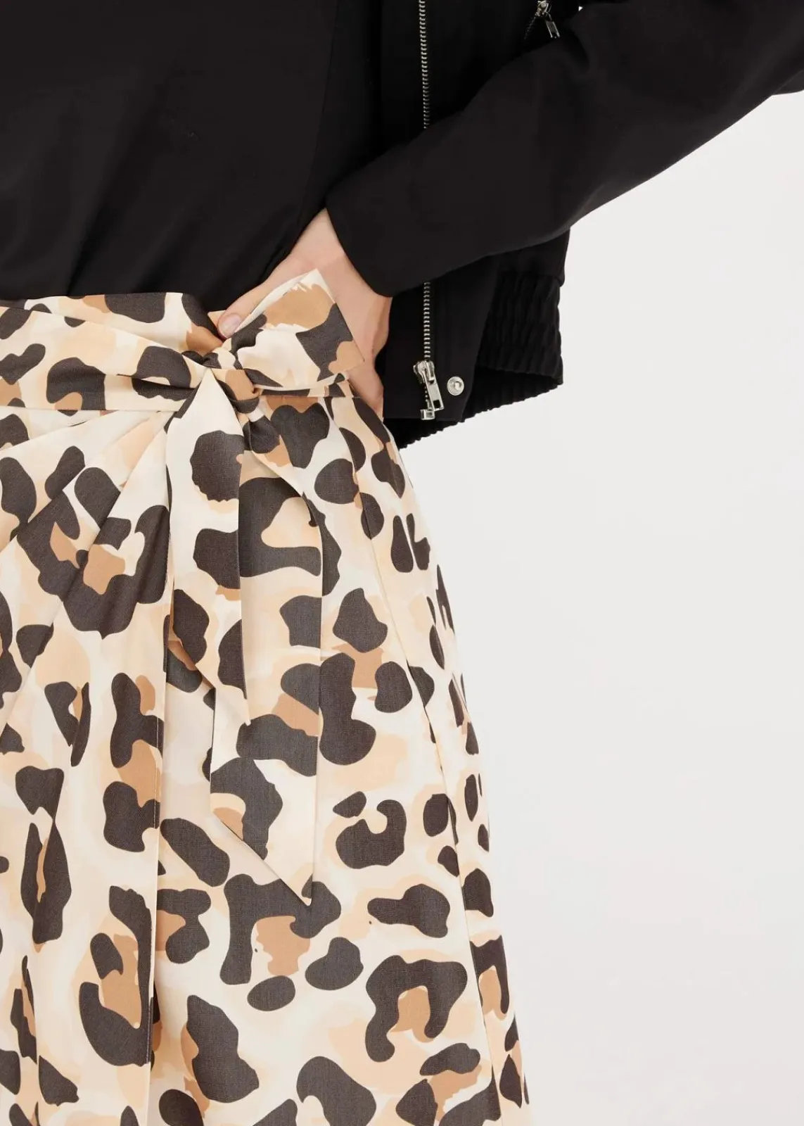 bonprix Bekleidung·Sportbekleidung|Röcke^Wickelrock aus feinem Viskose-Mix beige leo bedruckt