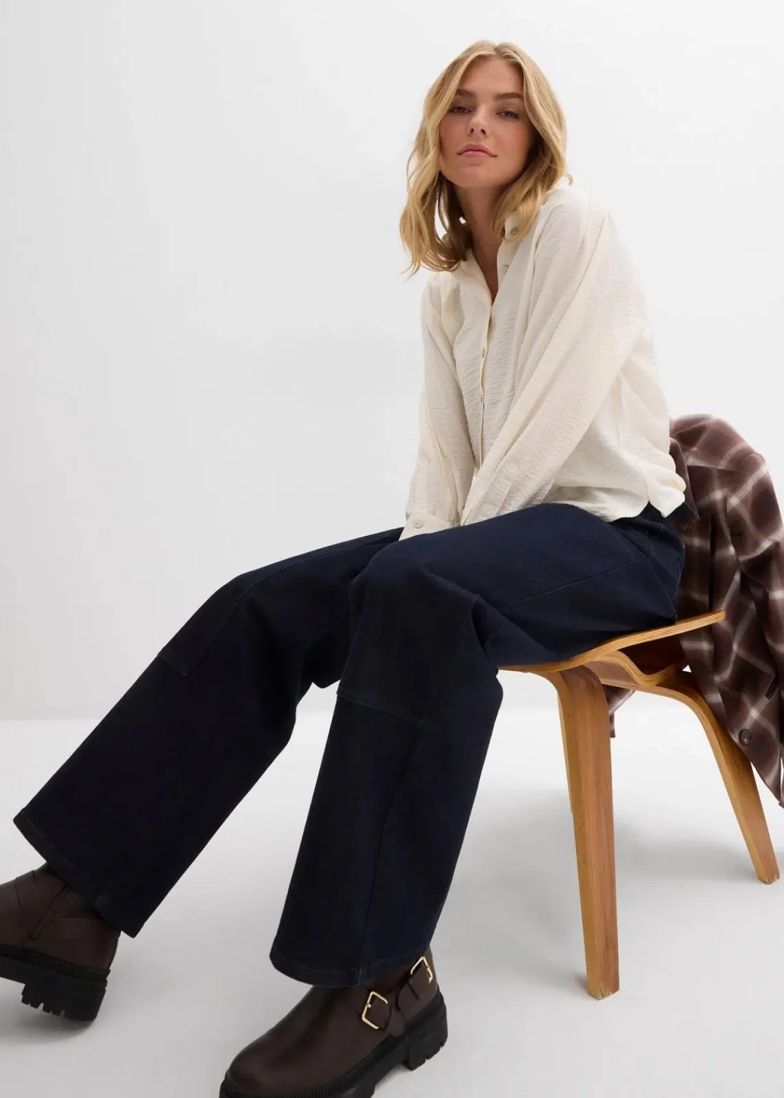bonprix Jeans|Kurzgrößen^Wide-Leg Jeans Mid Waist tiefblau denim ungewaschen