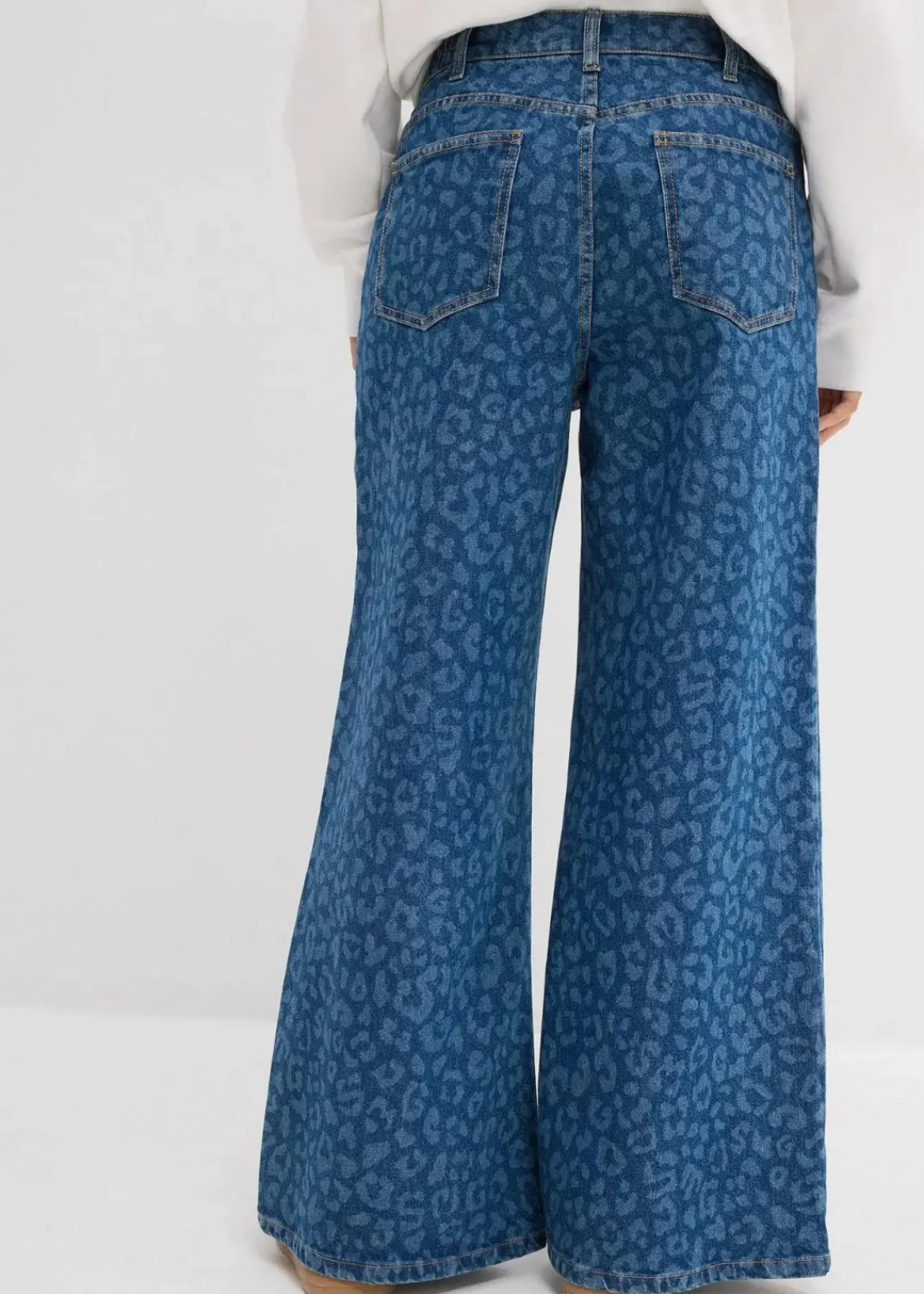 bonprix Kurzgrößen|Jeans^Wide-Leg-Jeans Mid Waist blau denim leo bedruckt
