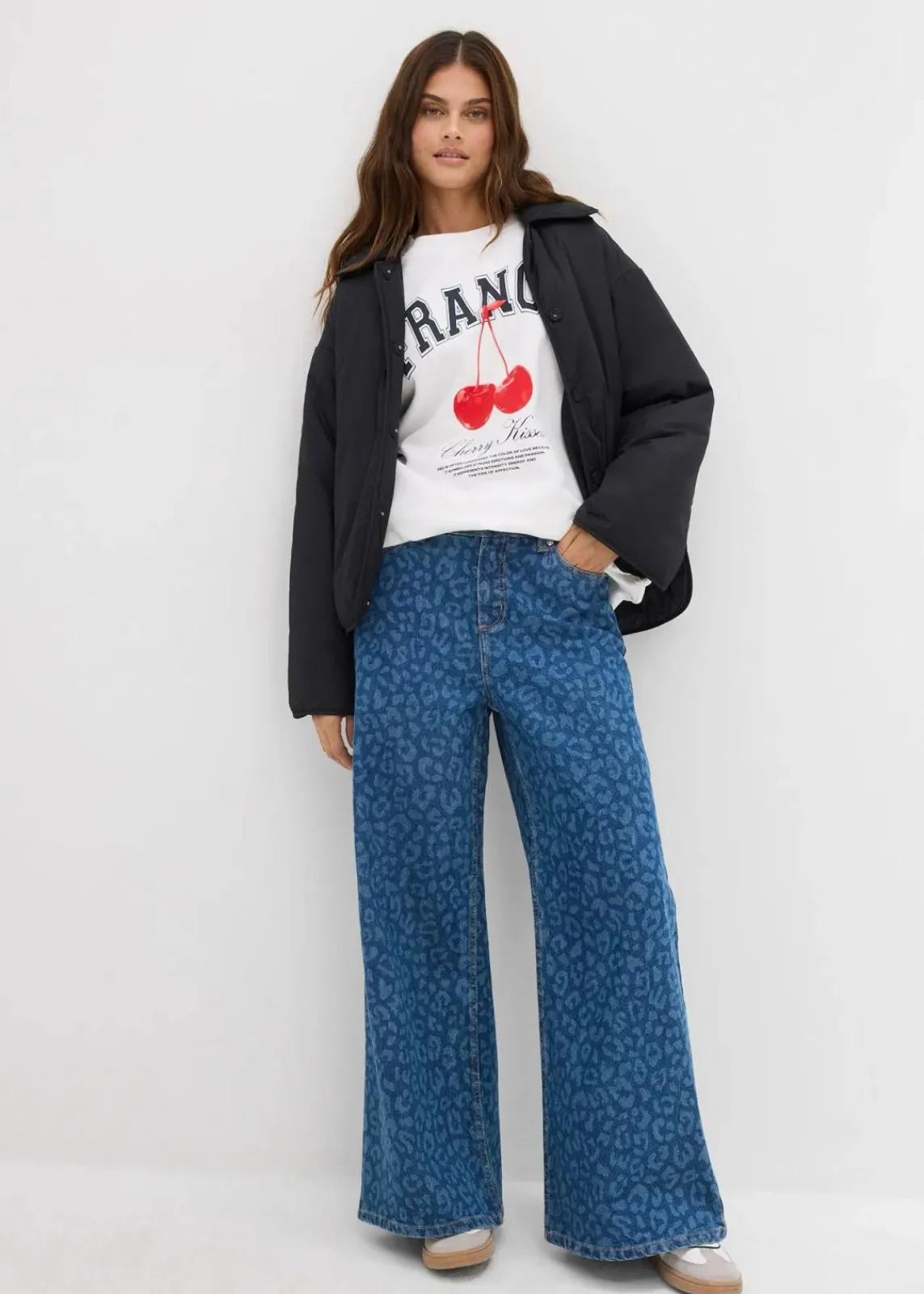 bonprix Kurzgrößen|Jeans^Wide-Leg-Jeans Mid Waist blau denim leo bedruckt