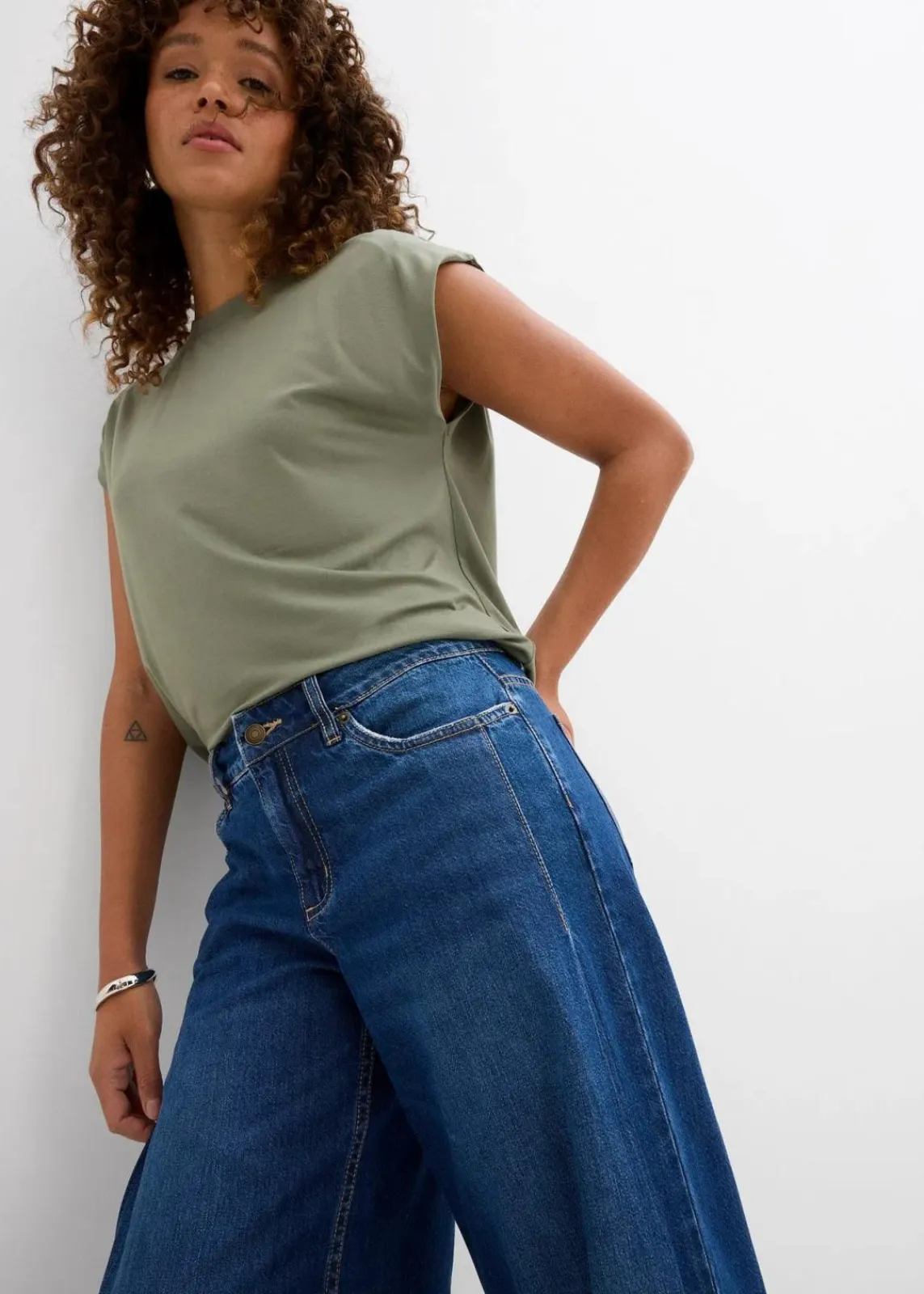 bonprix Jeans|Kurzgrößen^Wide-Leg-Jeans Mid Waist blau denim used