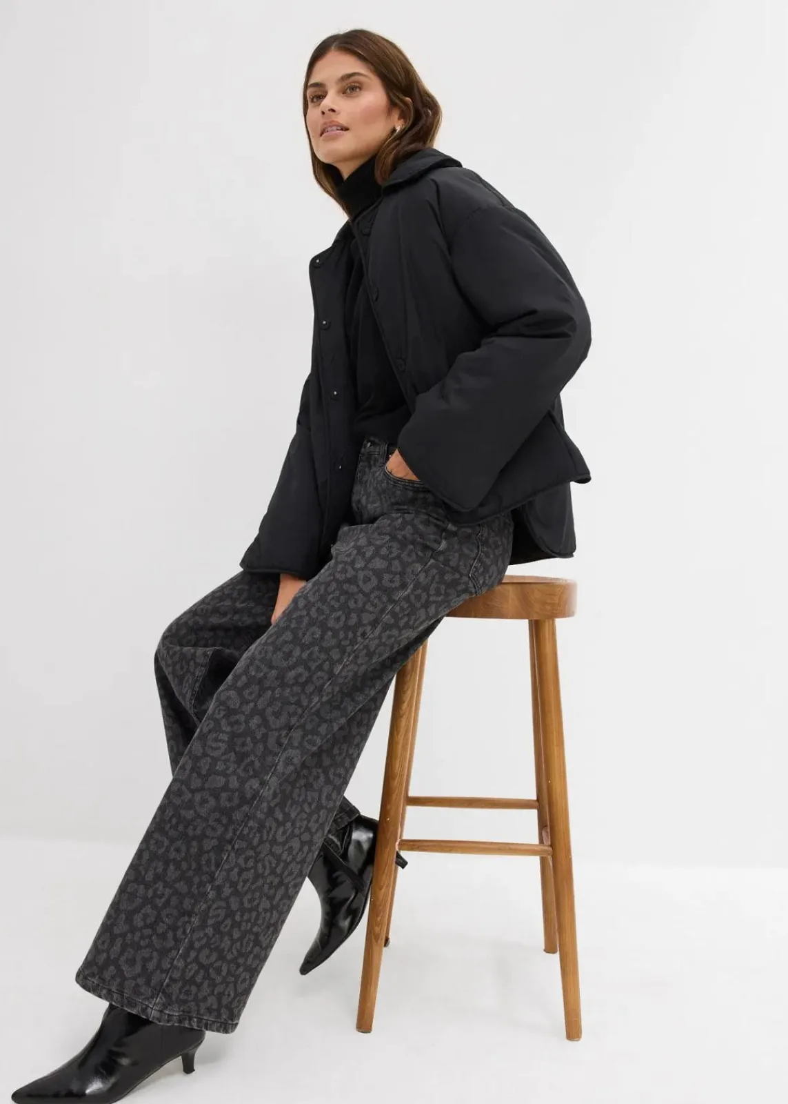 bonprix Kurzgrößen|Bekleidung·Shirts & Tops^Wide-Leg-Jeans Mid Waist dunkelgrau denim leo bedruckt