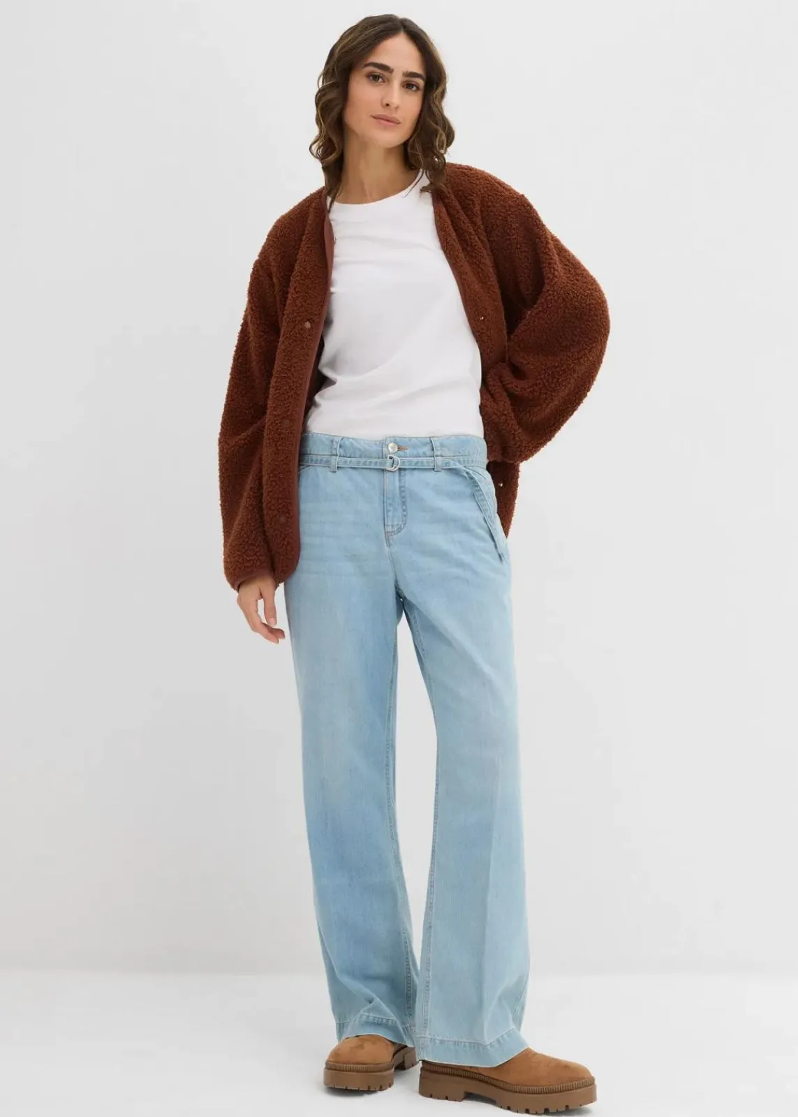 bonprix Jeans|Bekleidung·Shirts & Tops^Wide-Leg-Jeans Mid Waist mit Gürtel hellblau denim used