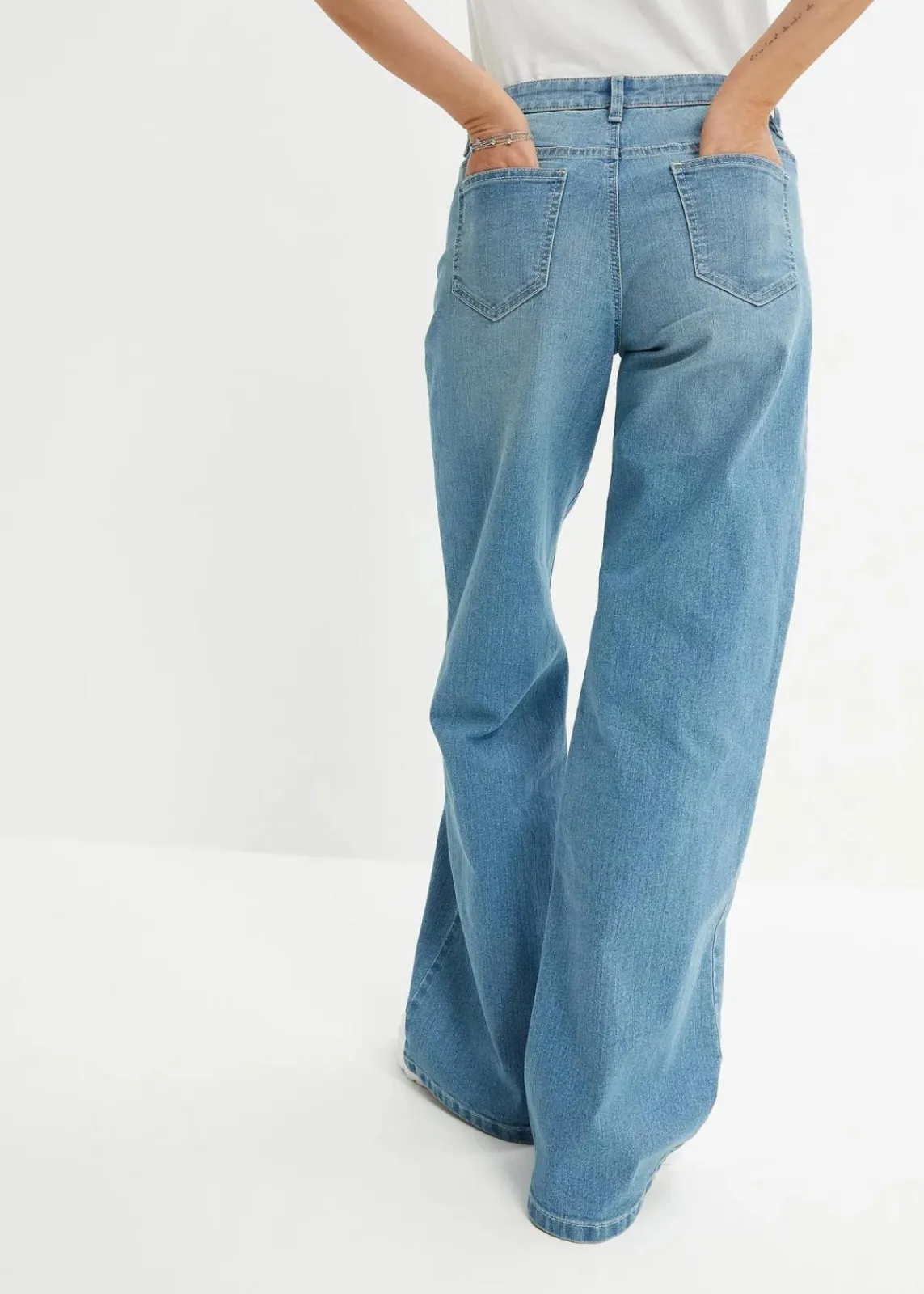 bonprix Jeans|Kurzgrößen^Wide-Leg-Jeans, Mid Waist, Stretch hellblau denim