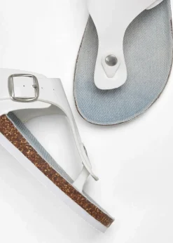 bonprix Hausschuhe|Sommerschuhe^Zehenstegpantoletten mit dekorativer Schnalle weiß/jeansblau