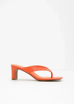 bonprix Sommerschuhe^Zehenstegpantoletten mit Blockabsatz mango