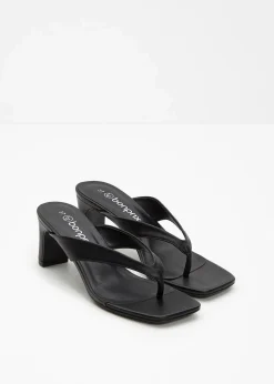 bonprix Sommerschuhe^Zehenstegpantoletten mit Blockabsatz schwarz