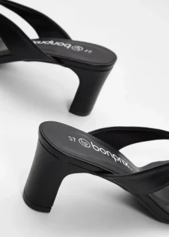 bonprix Sommerschuhe^Zehenstegpantoletten mit Blockabsatz schwarz