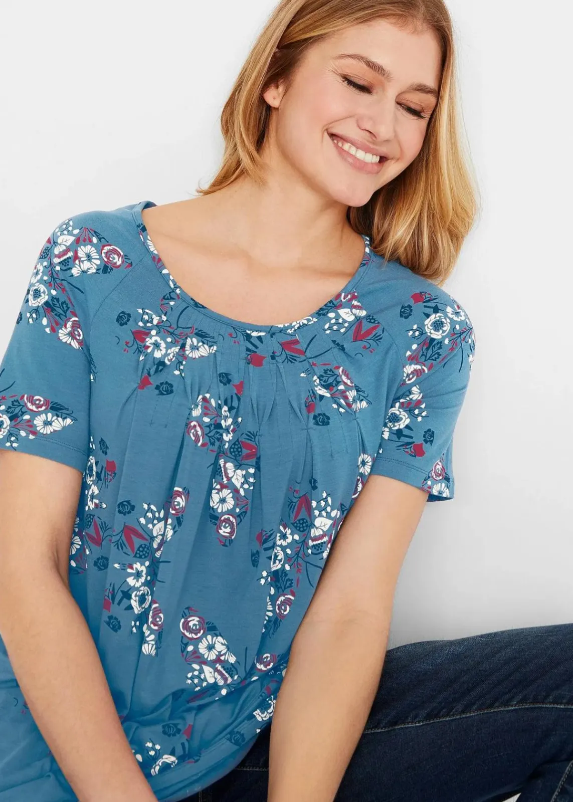 bonprix Shirts & Tops|Nachhaltigere Materialien^Zipfel-Longshirt, kurzarm jeansblau bedruckt
